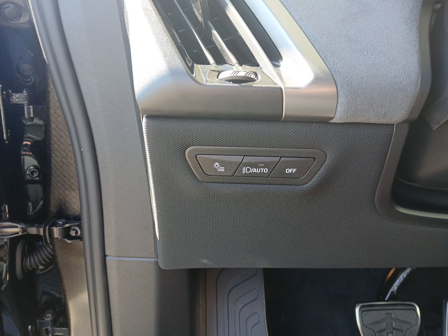 New 2026 BMW iX M70 image 17