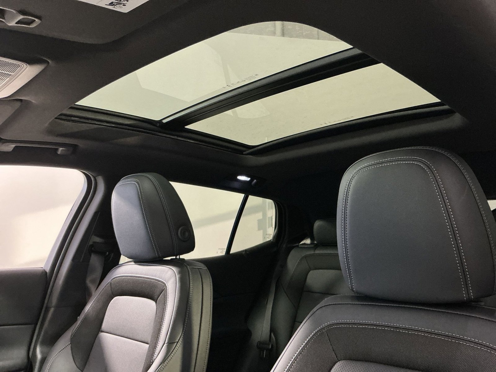 New 2026 Chevrolet Equinox EV LT image 31