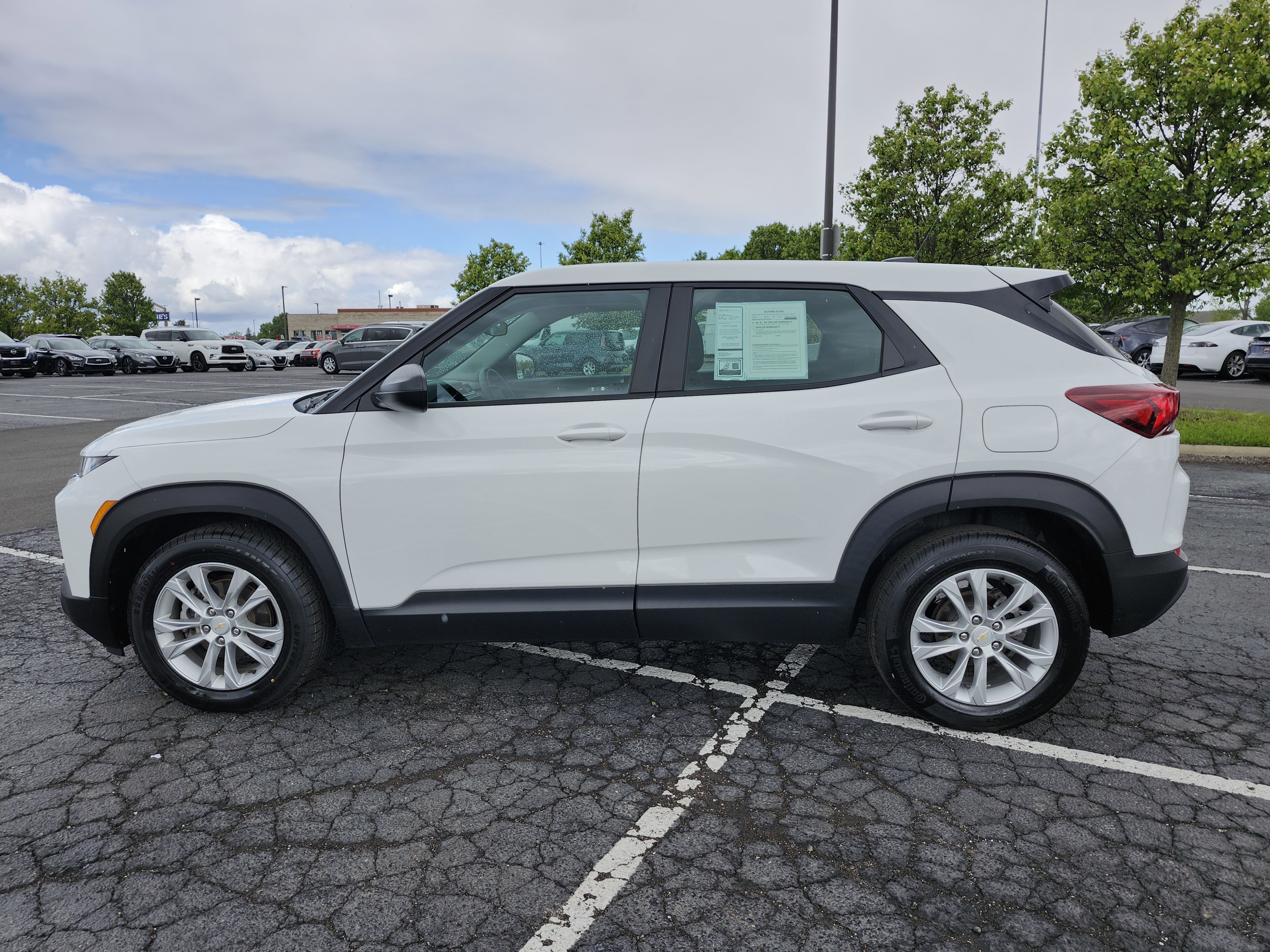 Used 2023 Chevrolet TrailBlazer LS FWD image 12