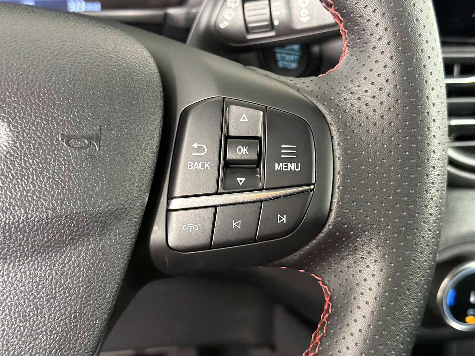 Used 2025 Ford Escape ST-Line image 48