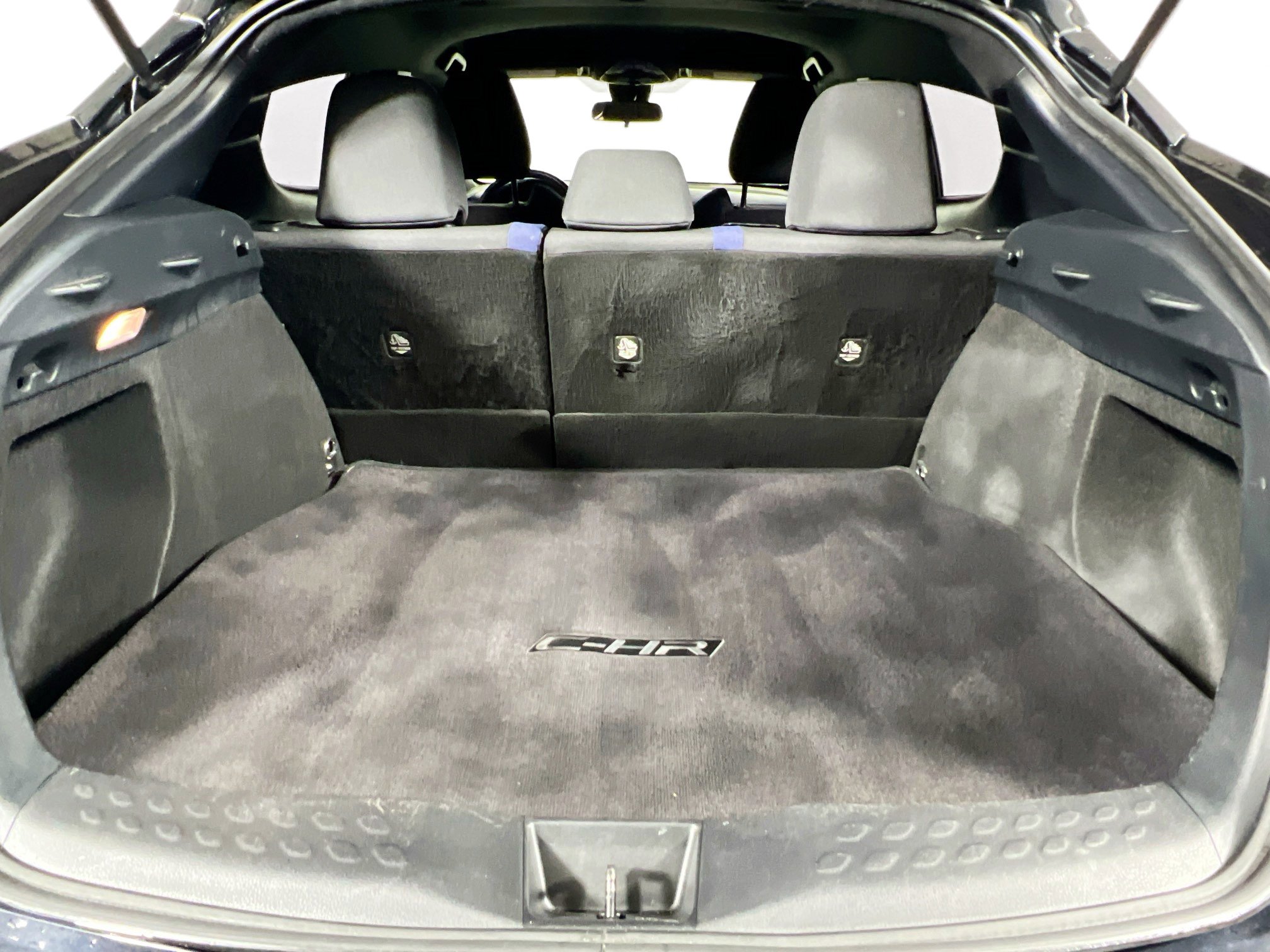 Used 2020 Toyota C-HR XLE image 33