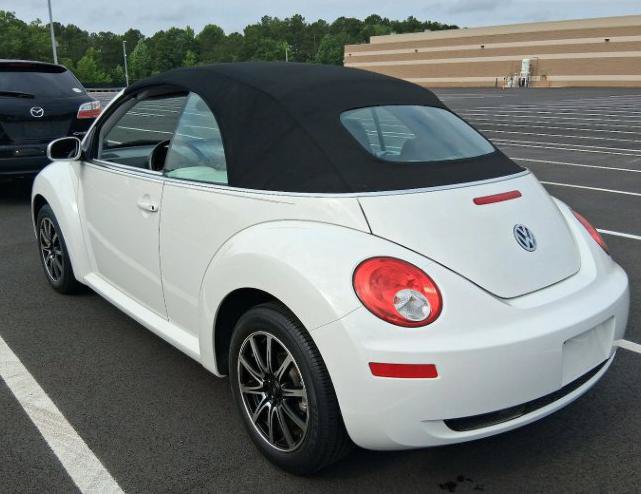 Used 2009 Volkswagen Beetle S FWD image 4