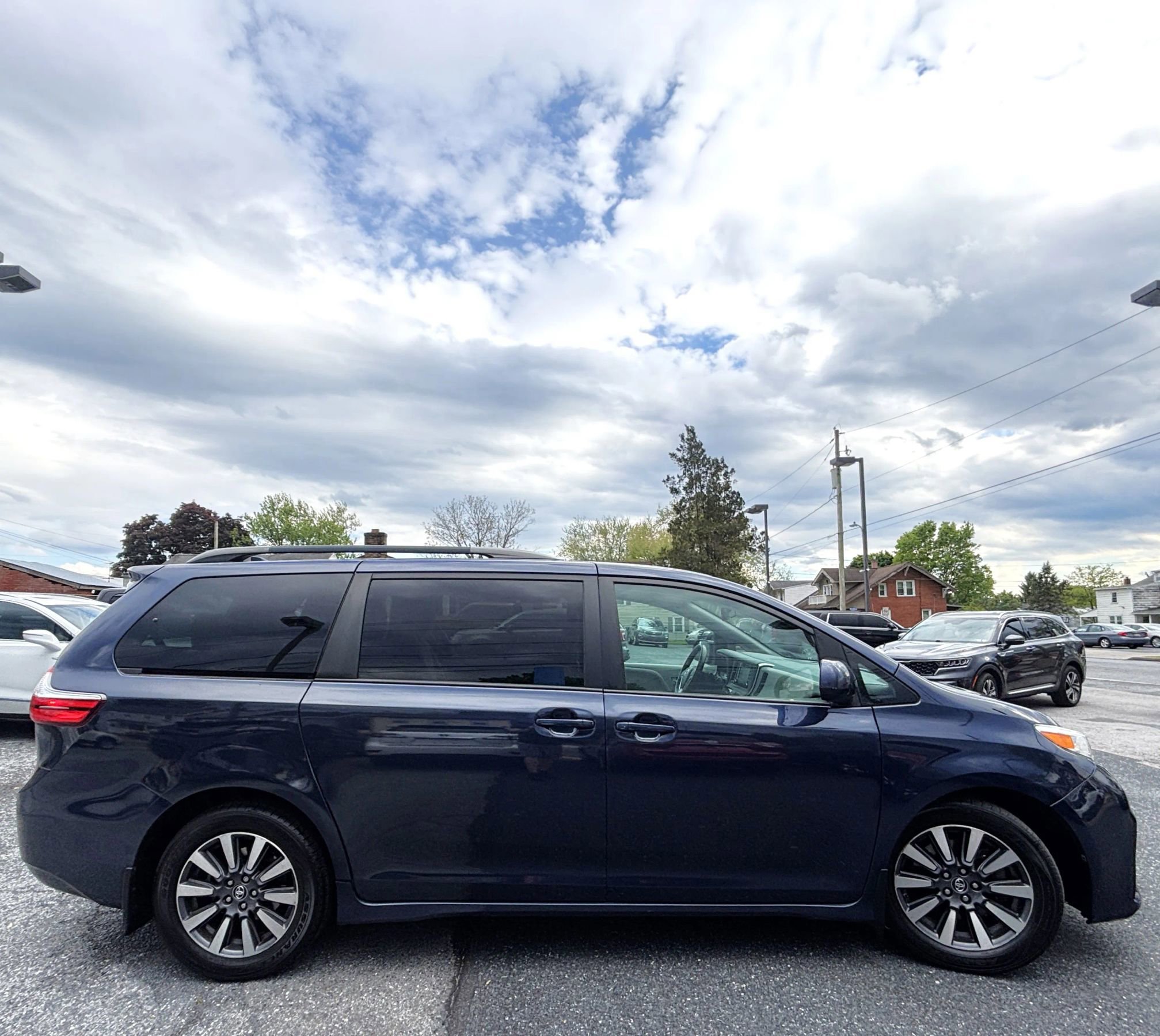 Used 2018 Toyota Sienna LE AWD/4WD image 5