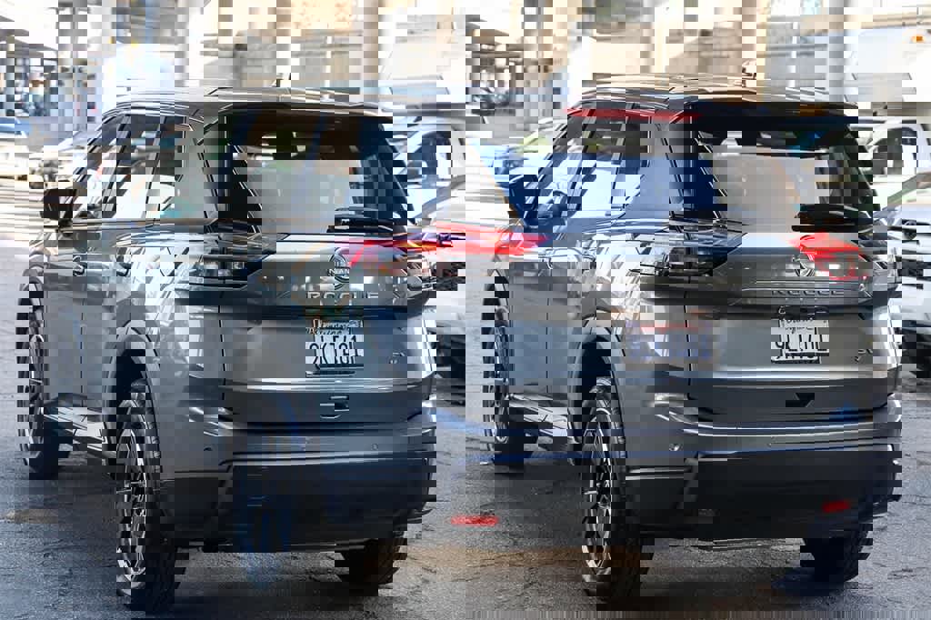 Used 2024 Nissan Rogue SV image 6