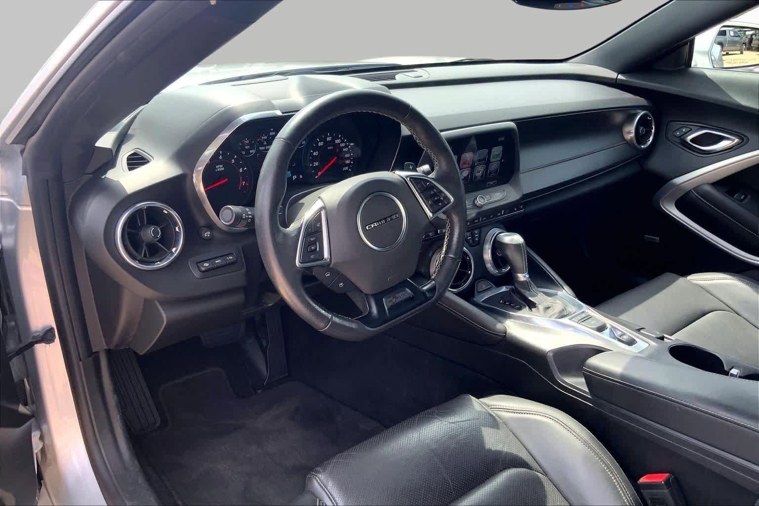 Used 2017 Chevrolet Camaro SS RWD image 17