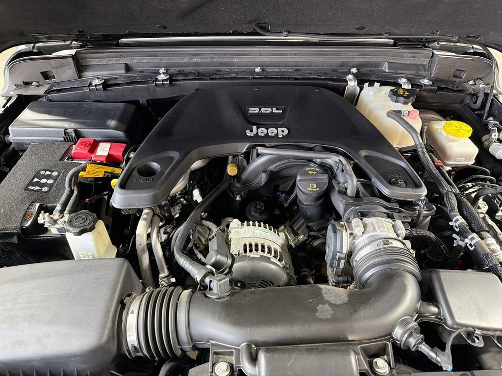Used 2021 Jeep Wrangler Unlimited Sport AWD/4WD image 30