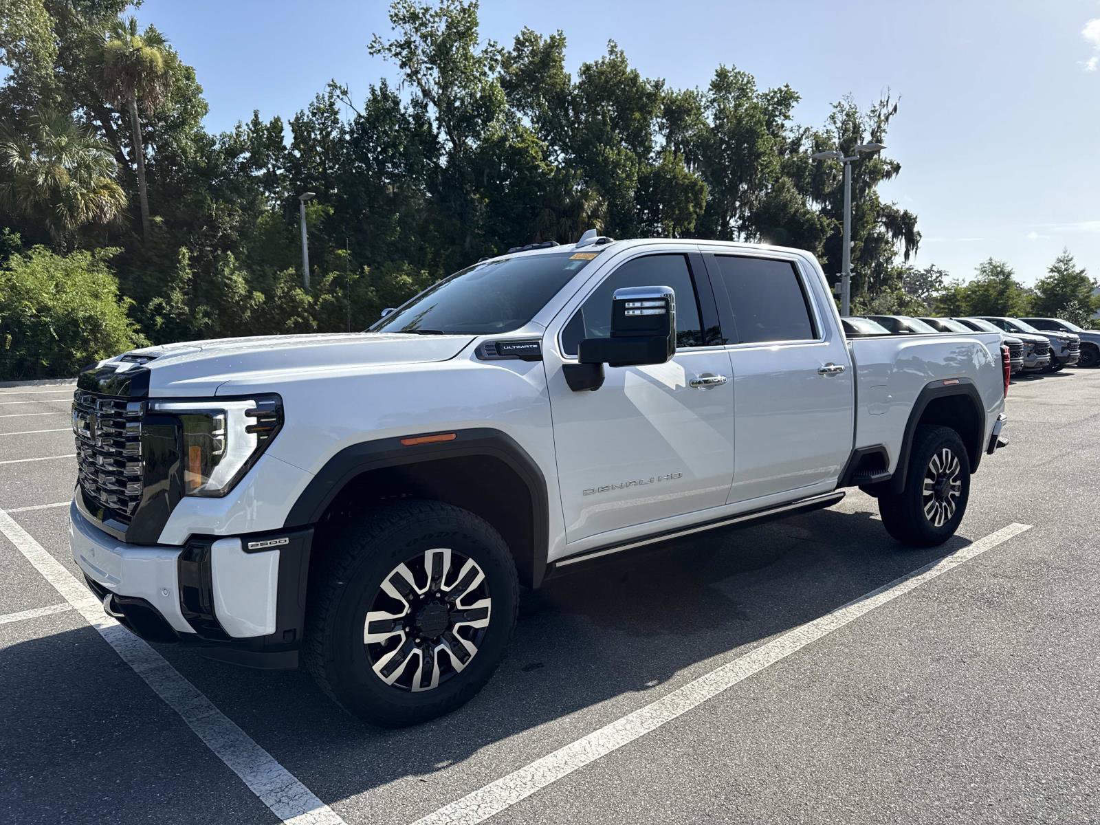 Used 2025 GMC Sierra 2500 Denali Ultimate AWD/4WD image 8