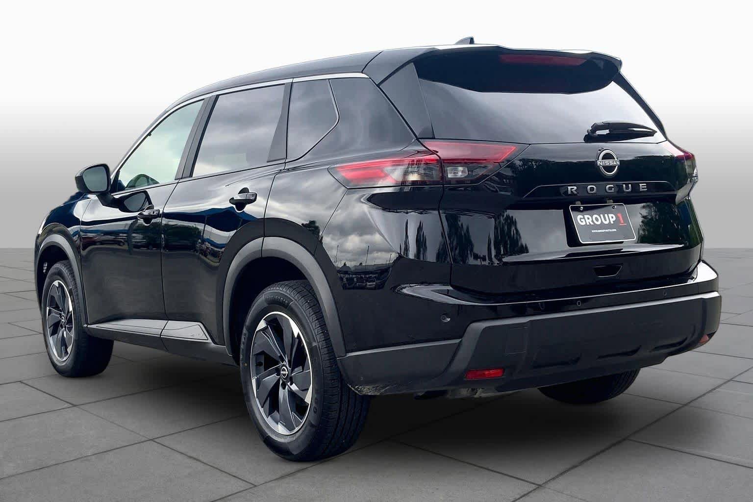 Used 2025 Nissan Rogue SV FWD image 12