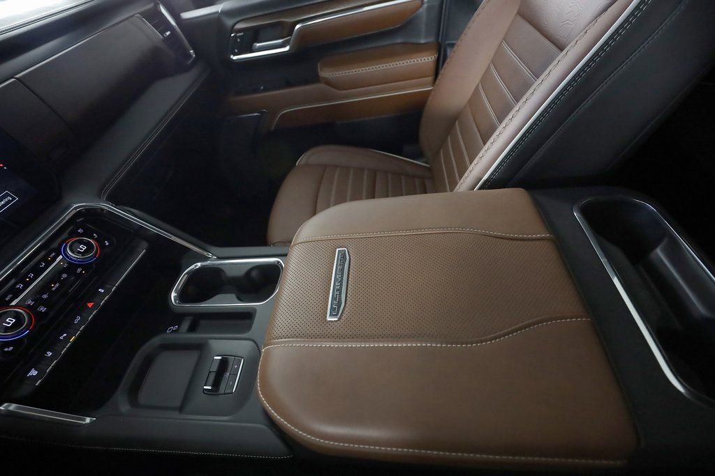 Used 2024 GMC Sierra 3500 Denali Ultimate image 38