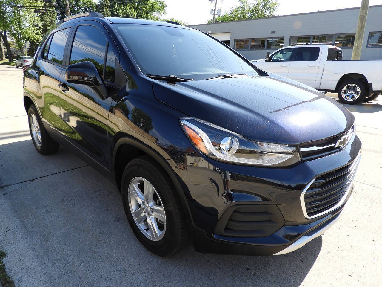 Used 2022 Chevrolet Trax LT w/ Driver Confidence Package AWD/4WD image 12
