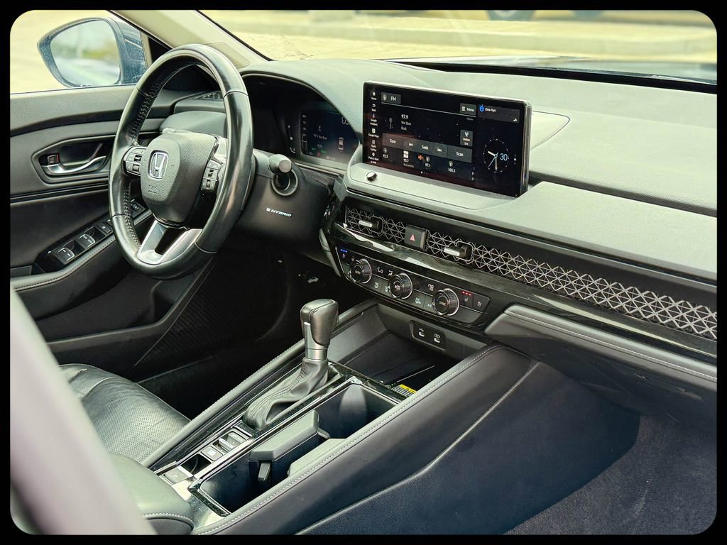 Used 2024 Honda Accord Touring image 8