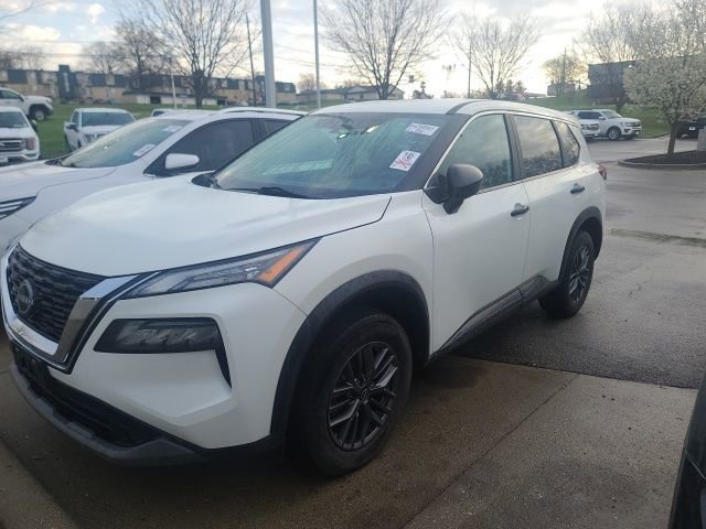 Used 2023 Nissan Rogue S image 1