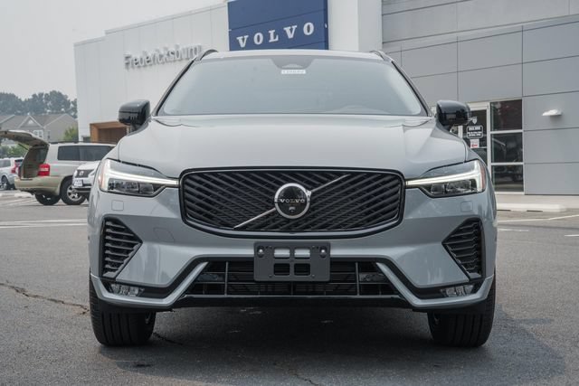 New 2026 Volvo XC60 B5 Plus w/ Protection Package Premier AWD/4WD image 2