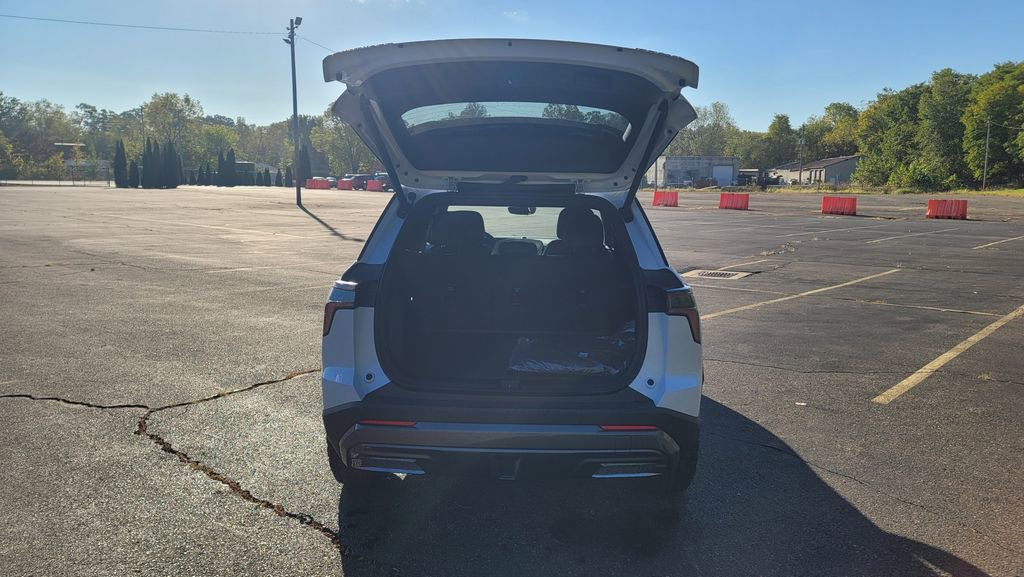 New 2026 Chevrolet Equinox ACTIV w/ Convenience Package III image 11