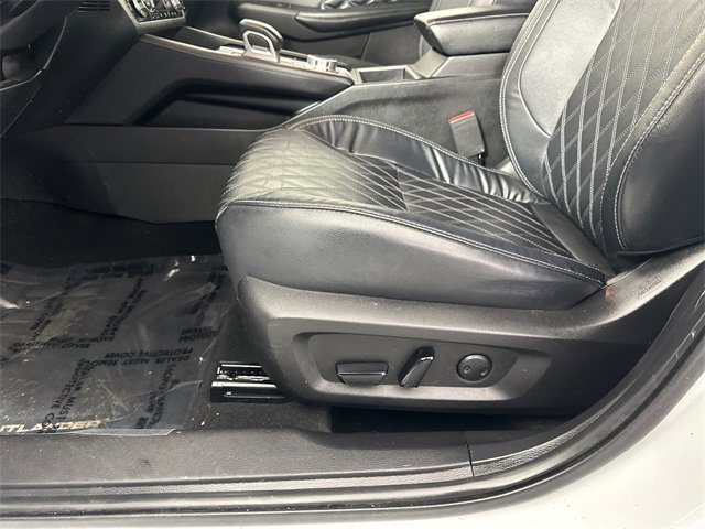 Used 2022 Mitsubishi Outlander SEL image 18