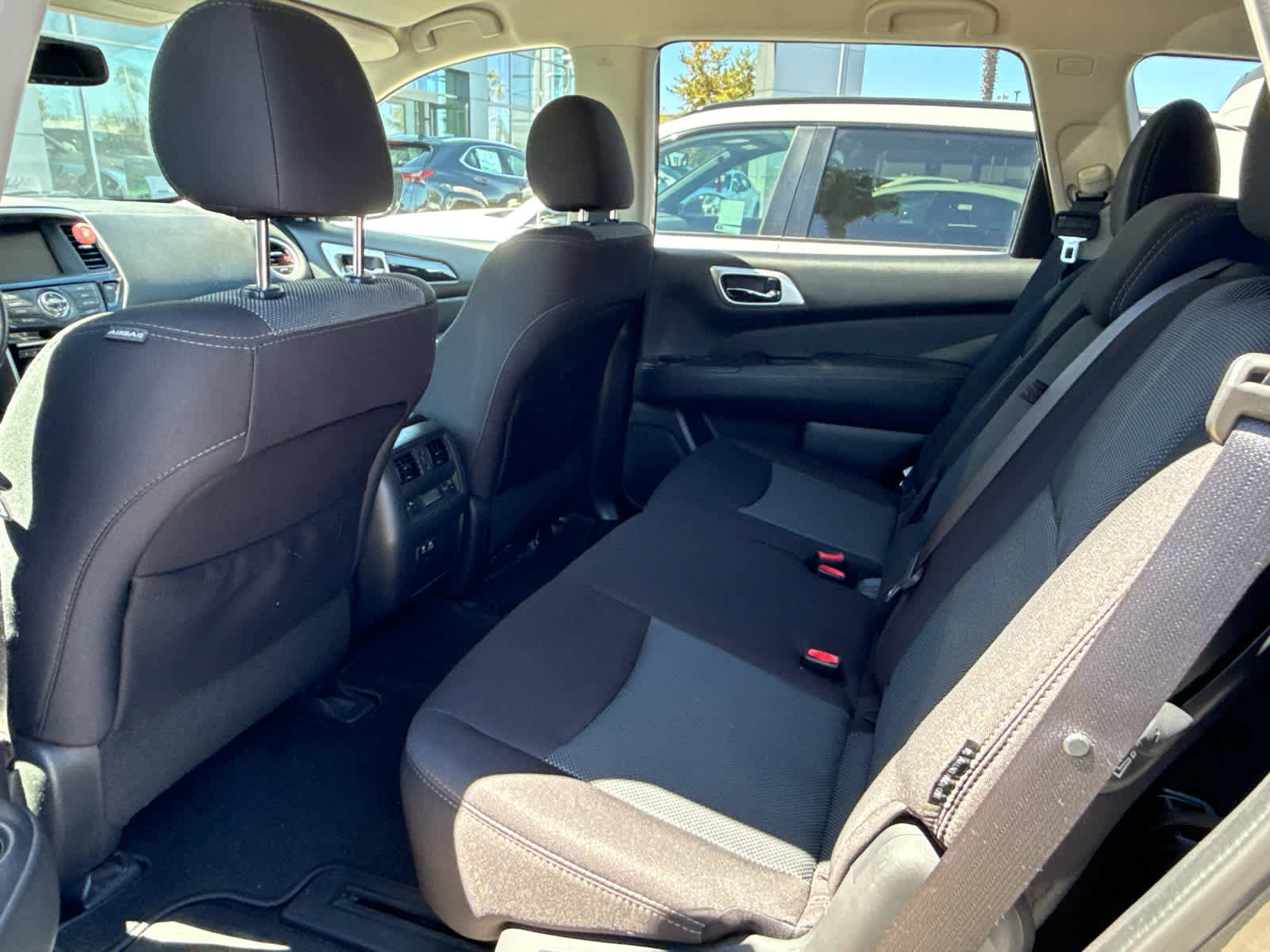 Used 2019 Nissan Pathfinder SV AWD/4WD image 14