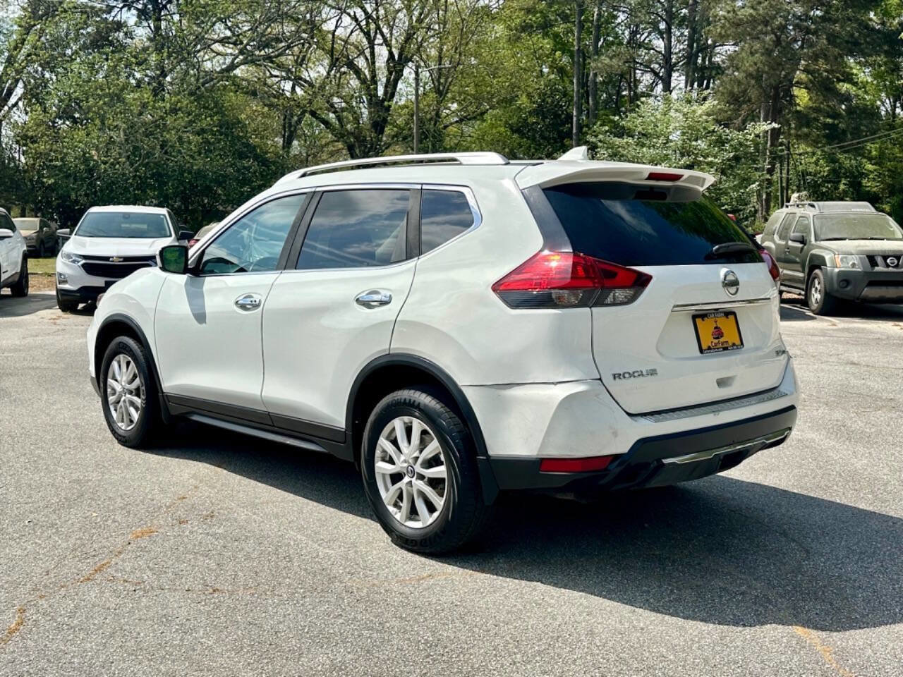 Used 2017 Nissan Rogue SV AWD/4WD image 5