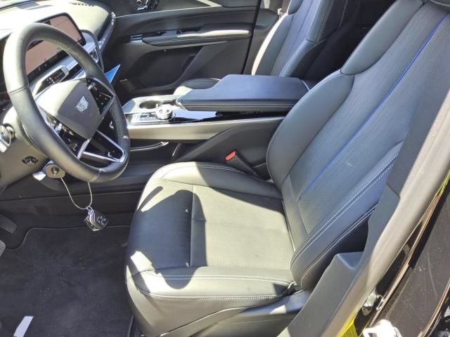Used 2025 Cadillac Lyriq Sport AWD/4WD image 3