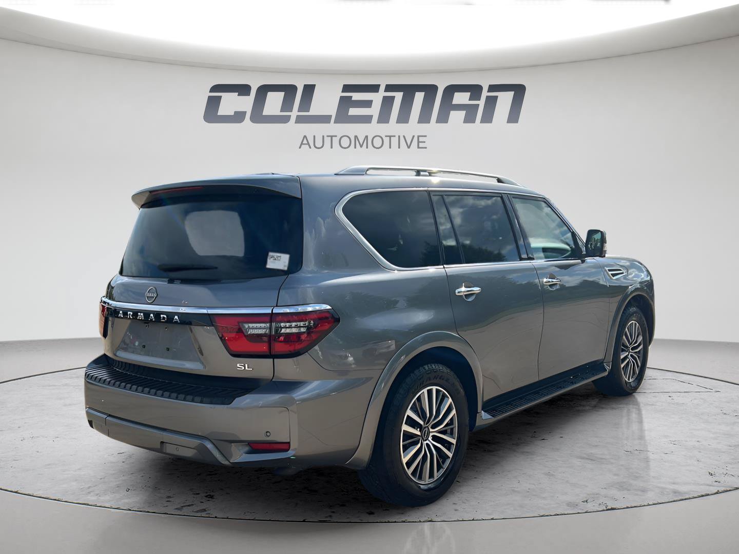 Used 2024 Nissan Armada SL w/ Captain's Chairs Package AWD/4WD image 3