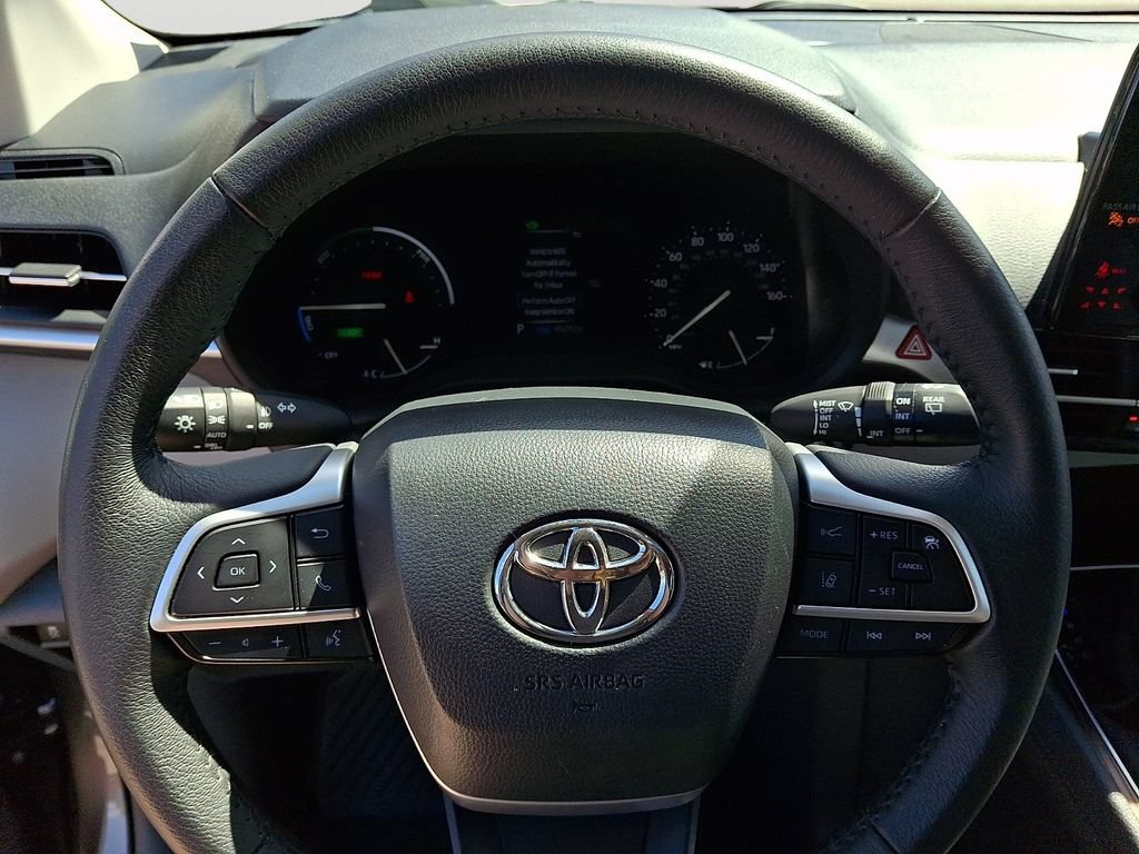 Used 2023 Toyota Sienna XLE FWD image 20