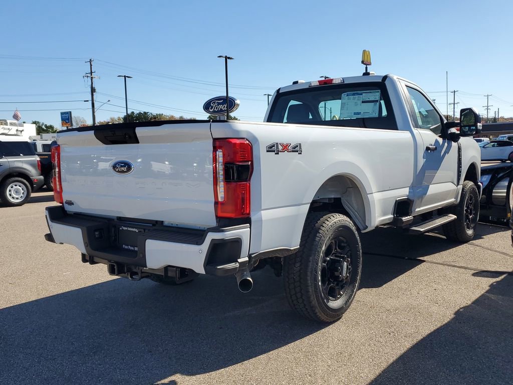 New 2025 Ford F350 4x4 Regular Cab Super Duty image 4