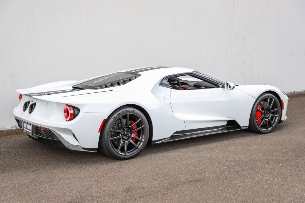 Used 2017 Ford GT RWD image 17