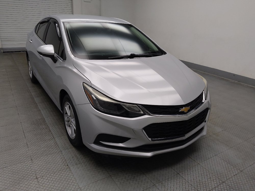 Used 2018 Chevrolet Cruze LT FWD image 13