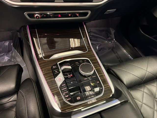 Used 2024 BMW X7 xDrive40i image 28