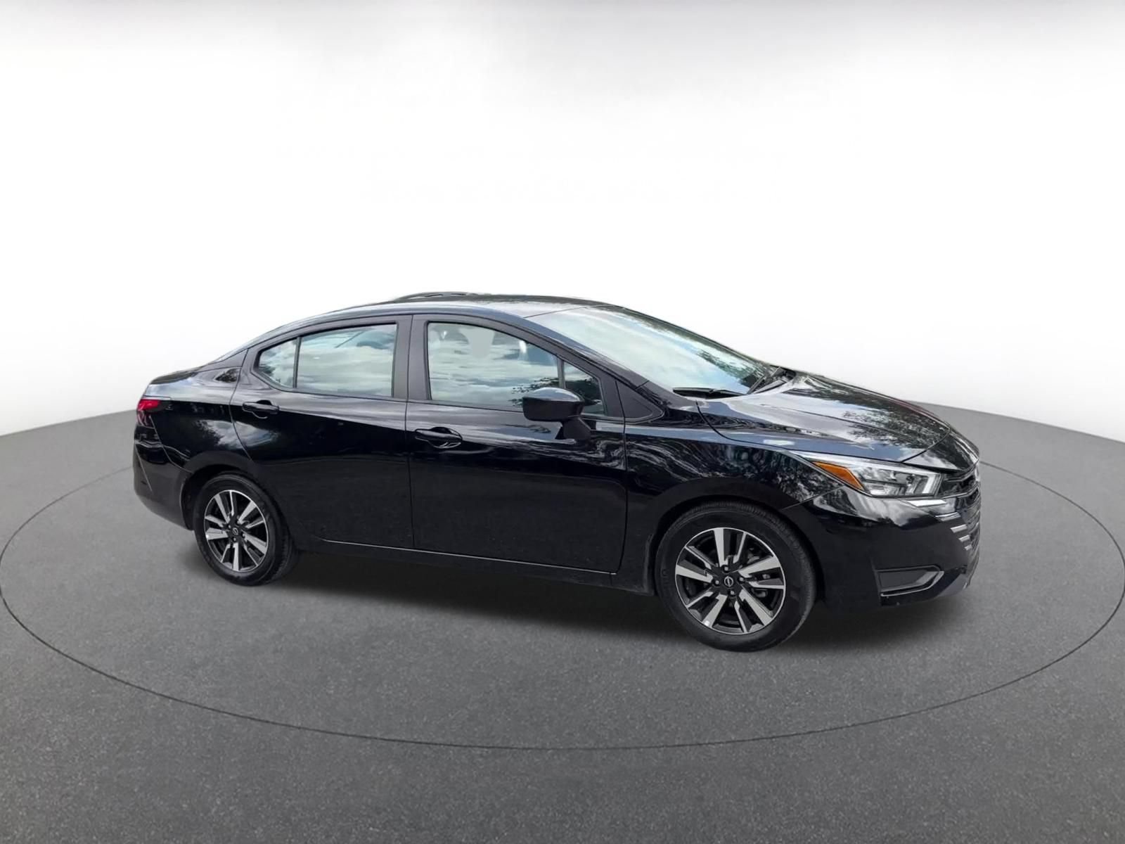 Used 2025 Nissan Versa SV FWD video 2