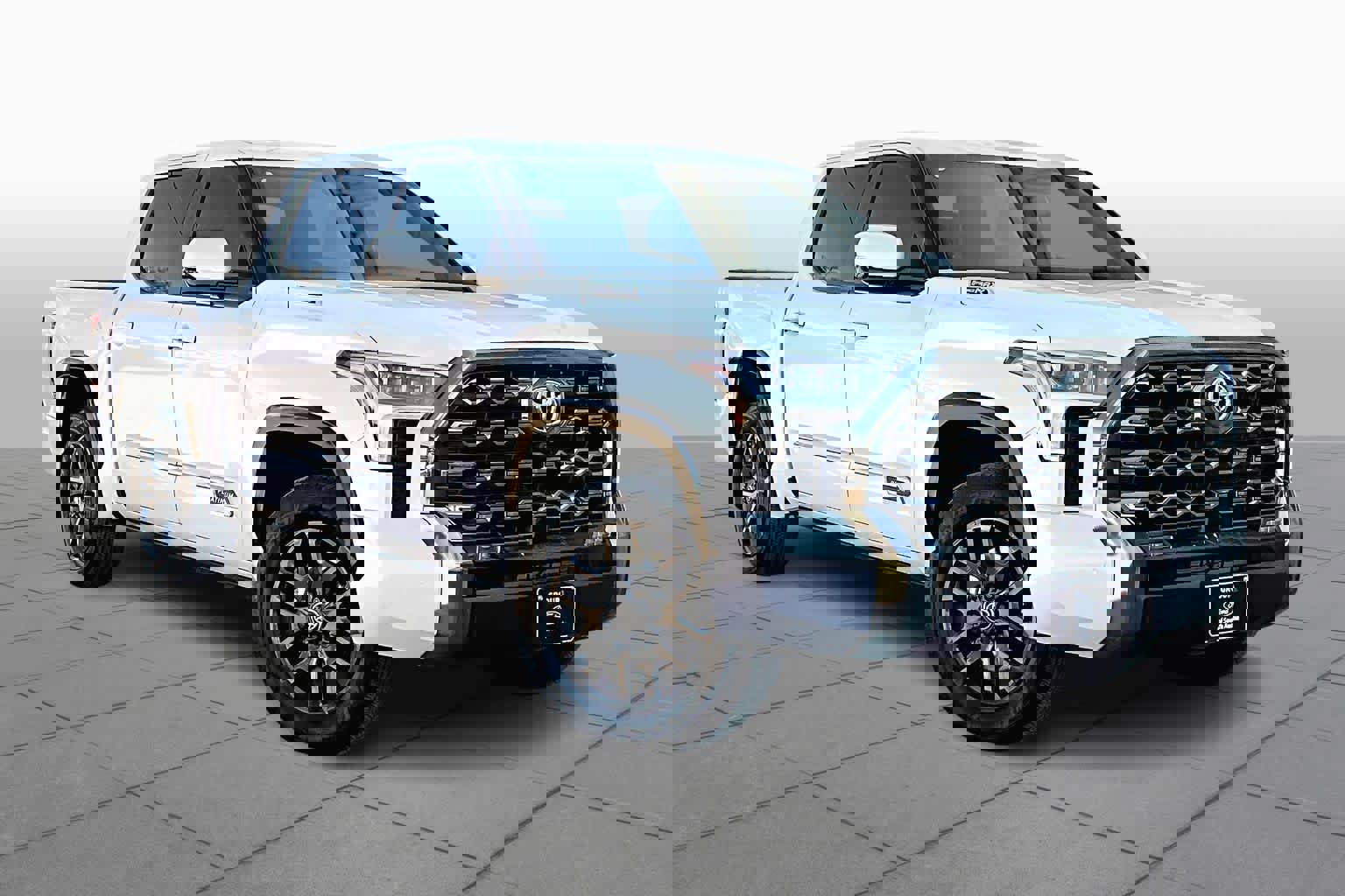 Used 2025 Toyota Tundra Platinum image 3