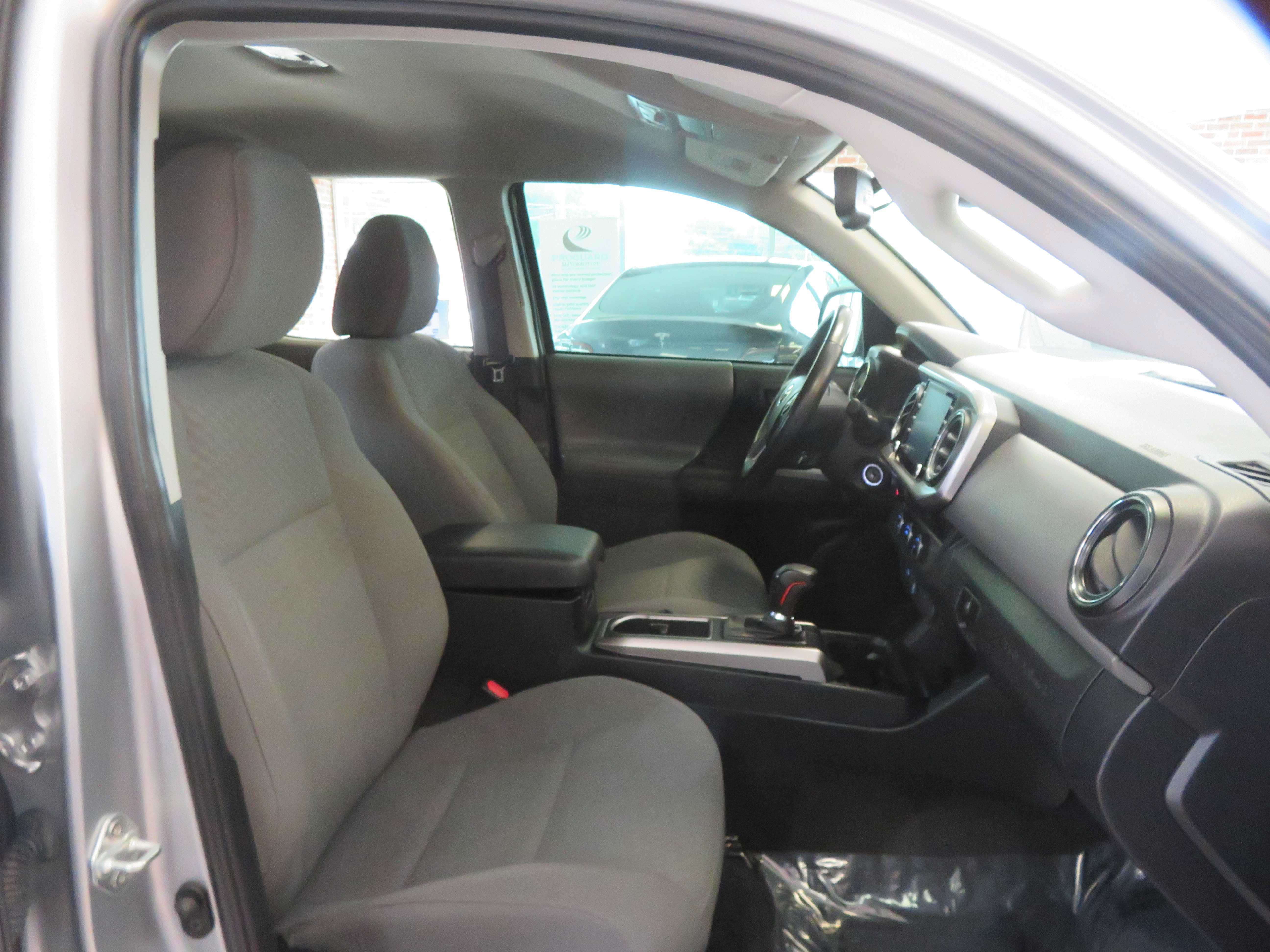 Used 2022 Toyota Tacoma SR5 RWD image 23