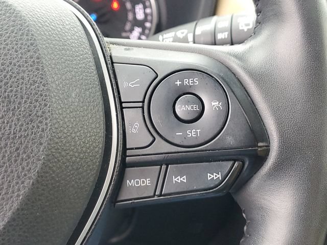 Used 2022 Toyota RAV4 XLE Premium AWD/4WD image 19