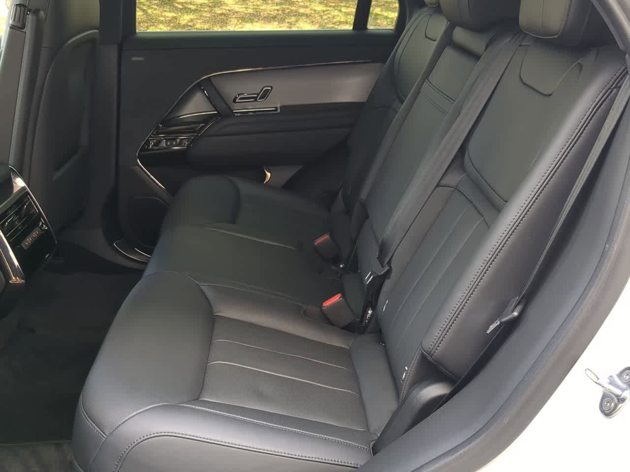 Used 2025 Land Rover Range Rover Sport SE AWD/4WD image 21
