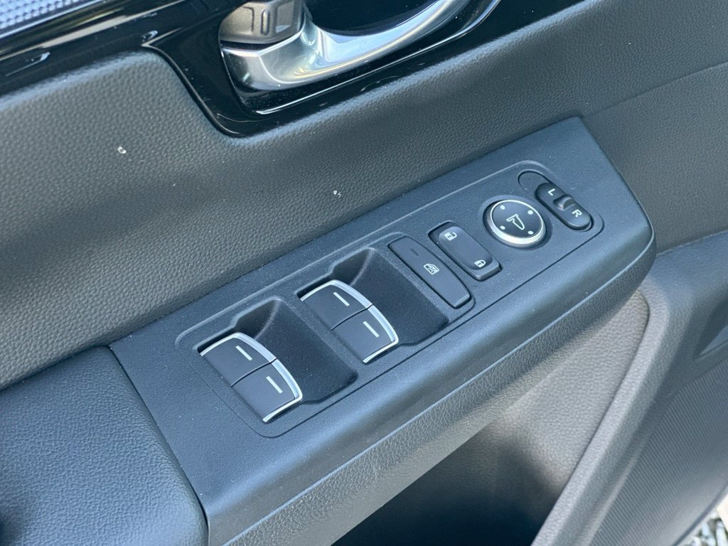 Used 2025 Honda CR-V Sport Touring image 18