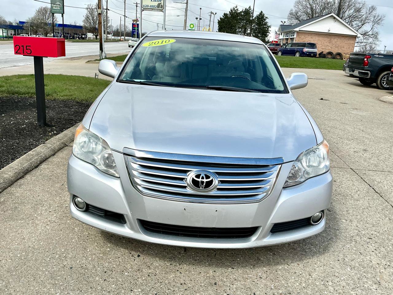 Used 2010 Toyota Avalon XL image 2