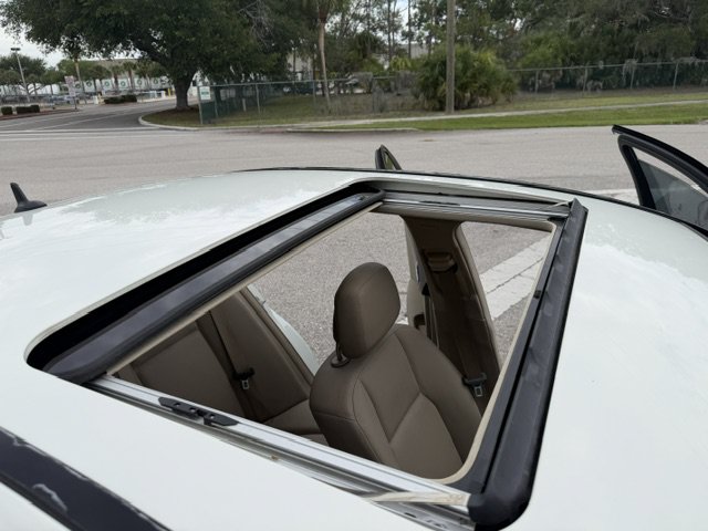 Used 2009 Mercedes-Benz C 300 Sedan image 17
