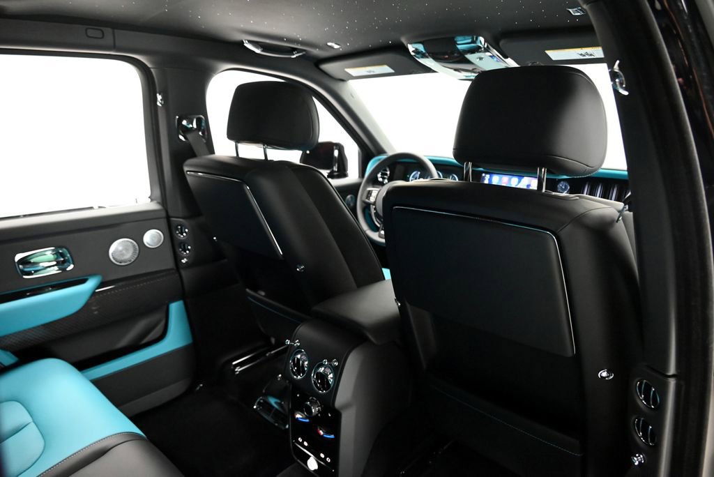 New 2026 Rolls-Royce Cullinan Black Badge AWD/4WD image 21