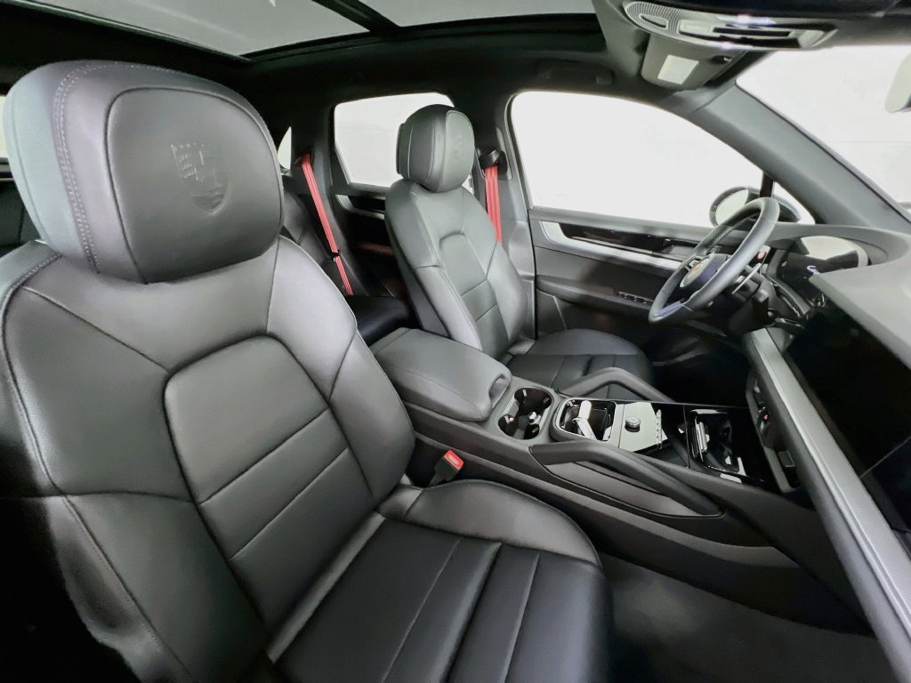 New 2026 Porsche Cayenne S AWD/4WD image 30