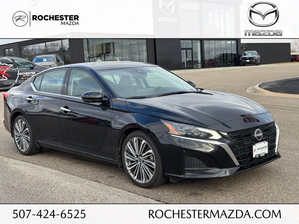 Used 2023 Nissan Altima 2.5 SL image 1