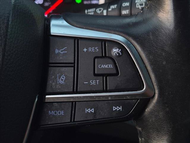 Used 2021 Toyota Highlander LE FWD image 14