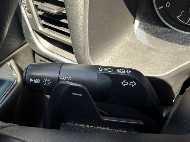 Used 2024 Nissan Rogue S FWD image 29