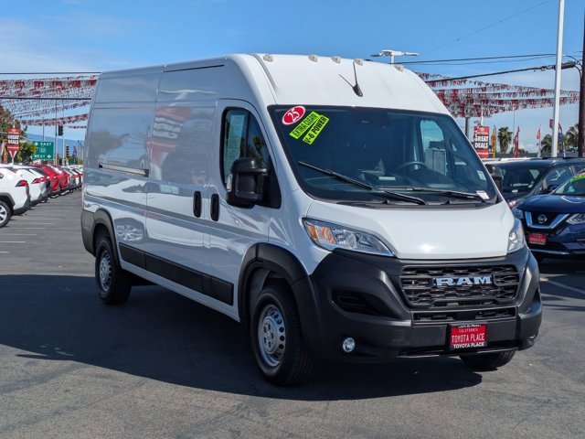 Used 2025 RAM ProMaster 2500 w/ Convenience Group image 3