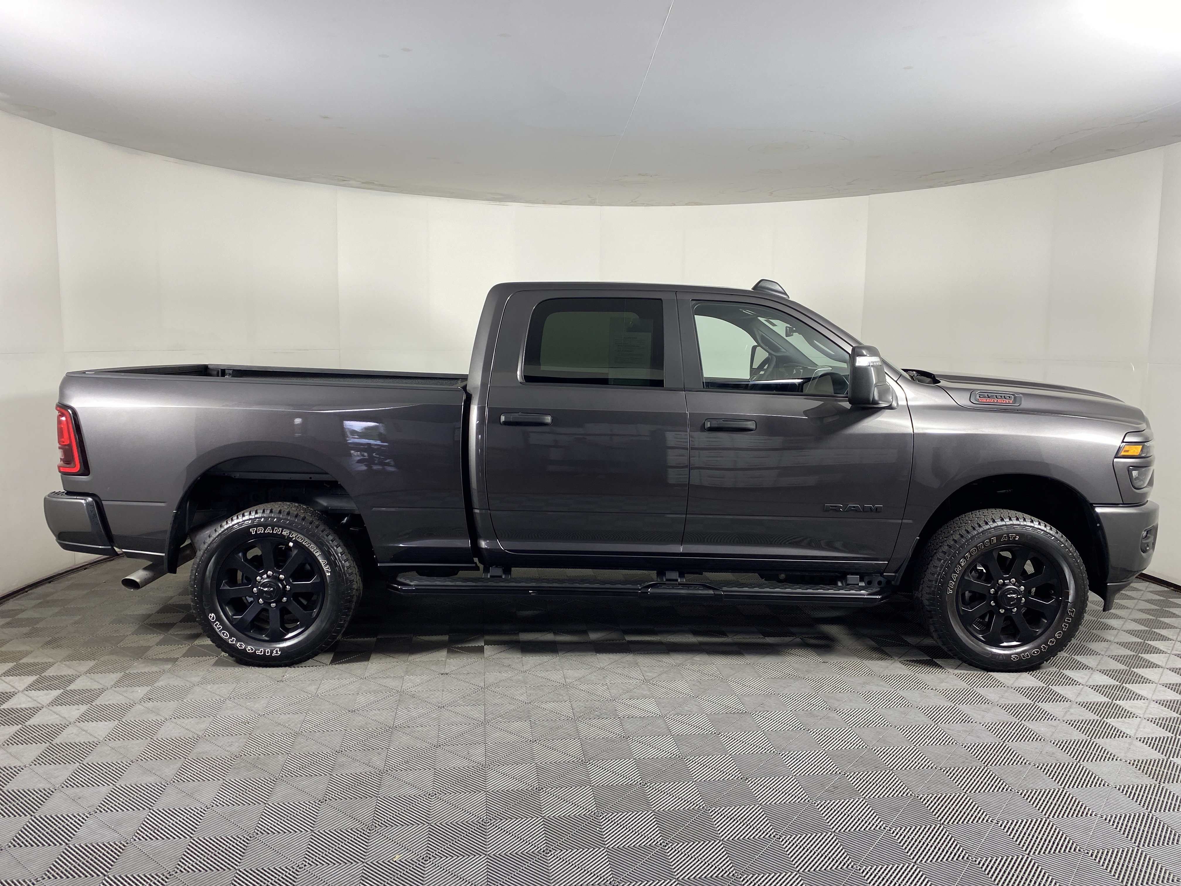 Used 2025 RAM 2500 Big Horn AWD/4WD image 6