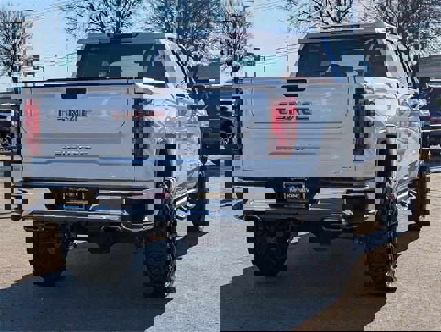 Used 2025 GMC Sierra 1500 SLT image 4