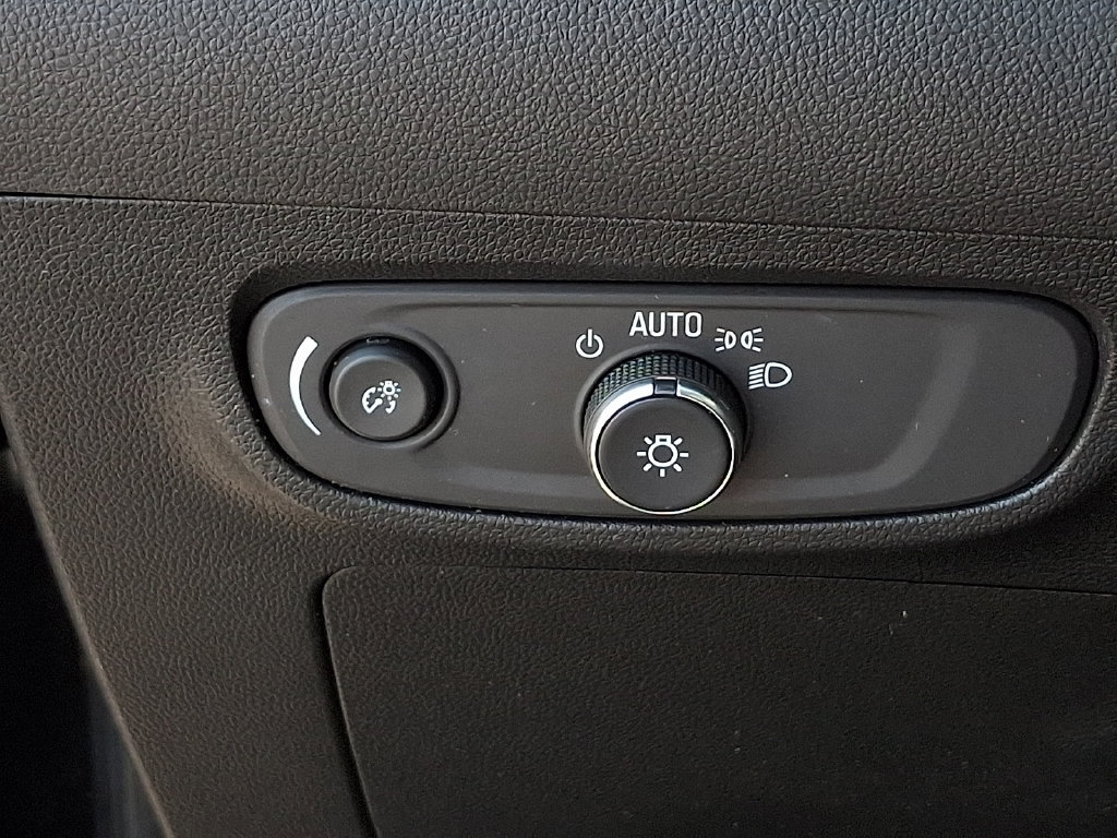 Used 2024 Buick Encore GX Sport Touring AWD/4WD image 24