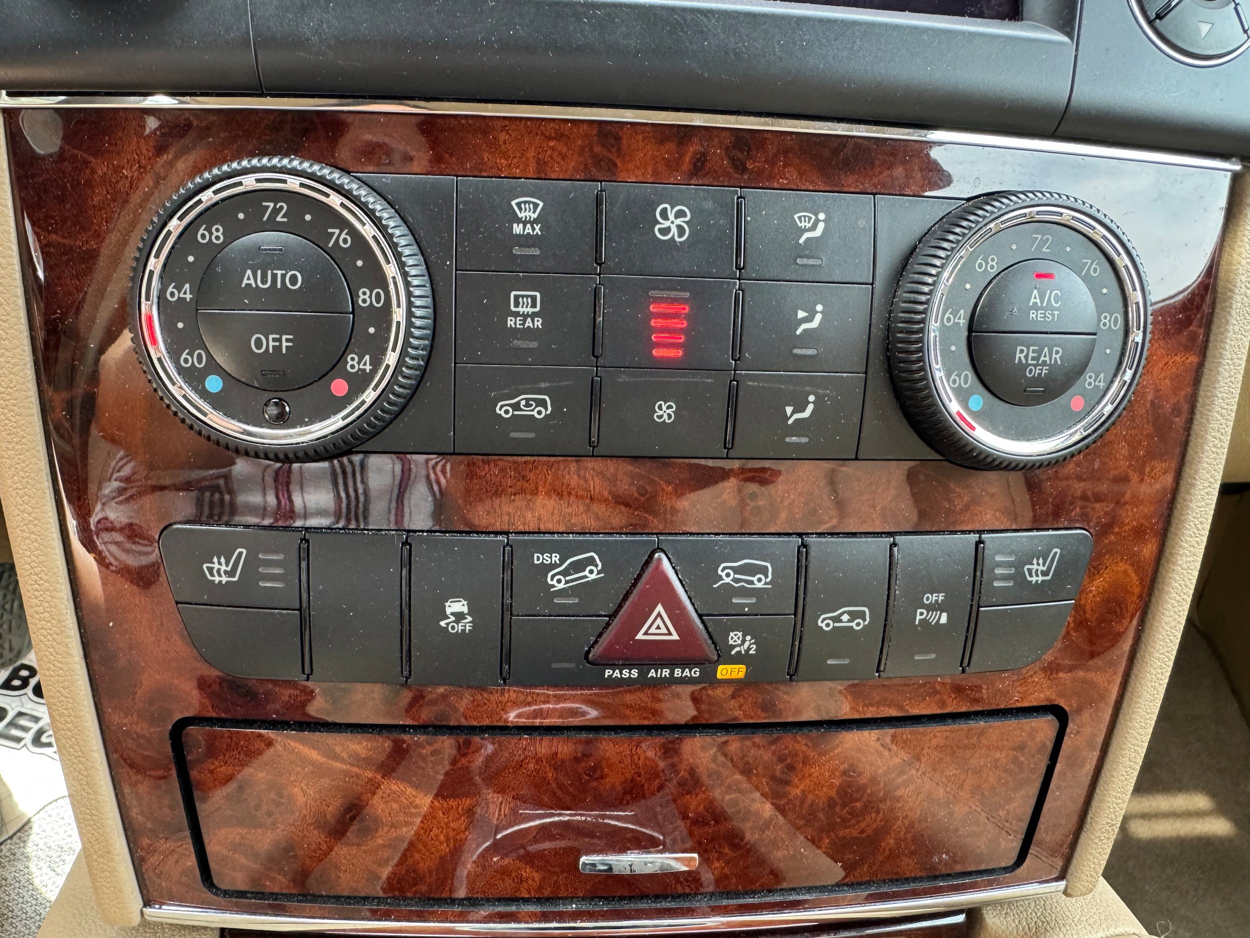 Used 2012 Mercedes-Benz GL 450 4MATIC image 21