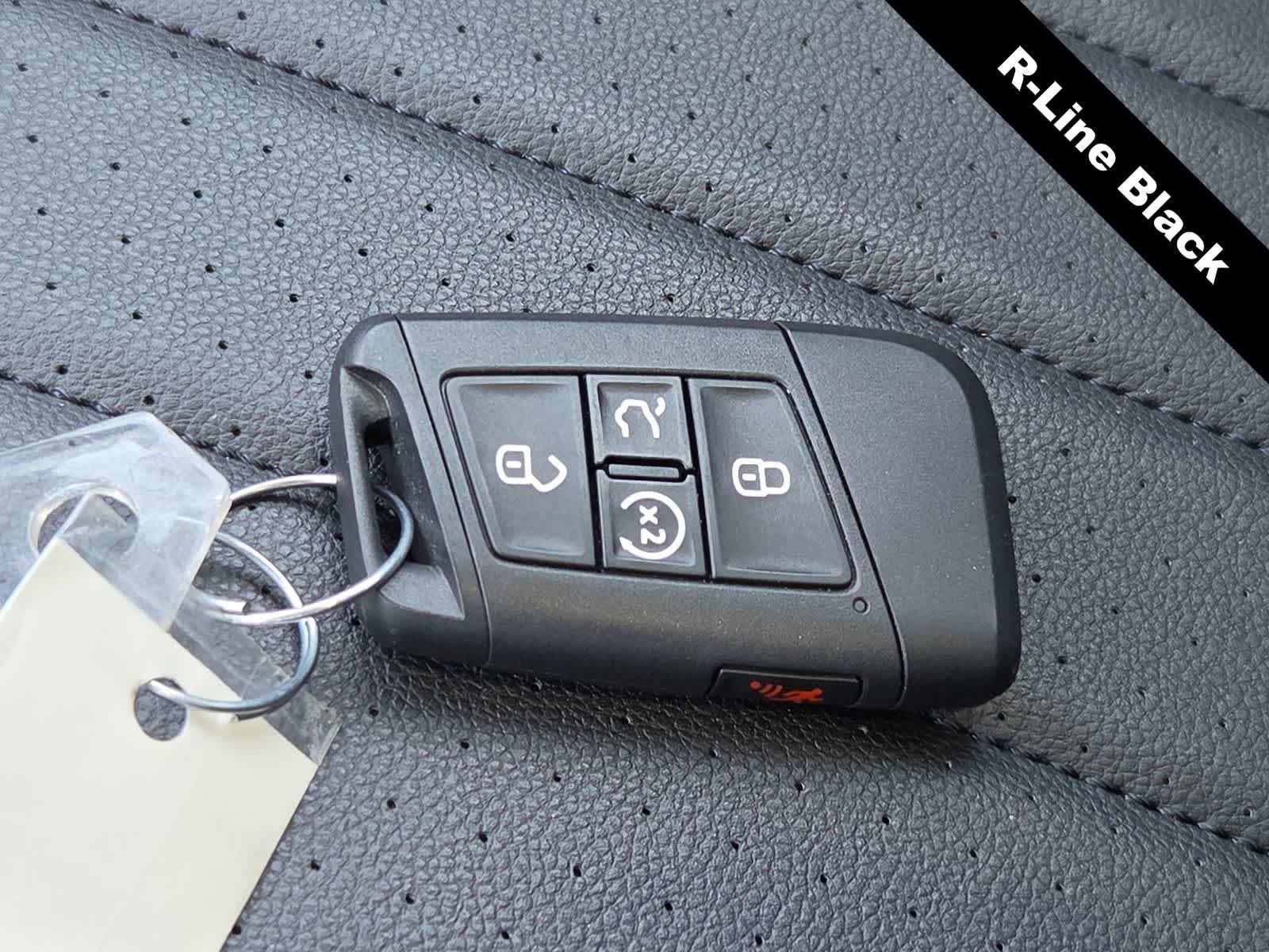 Used 2023 Volkswagen Tiguan SE R-Line FWD image 24