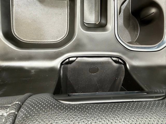 Used 2025 Chevrolet Silverado 1500 LTZ AWD/4WD image 39