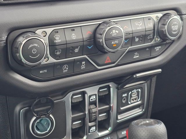 New 2026 Jeep Gladiator Mojave w/ Steel Bumper Group AWD/4WD image 34