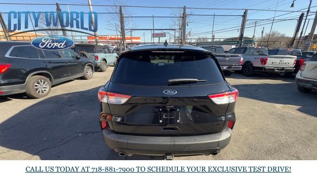 Used 2022 Ford Escape SEL w/ SEL Stealth AWD Package image 4